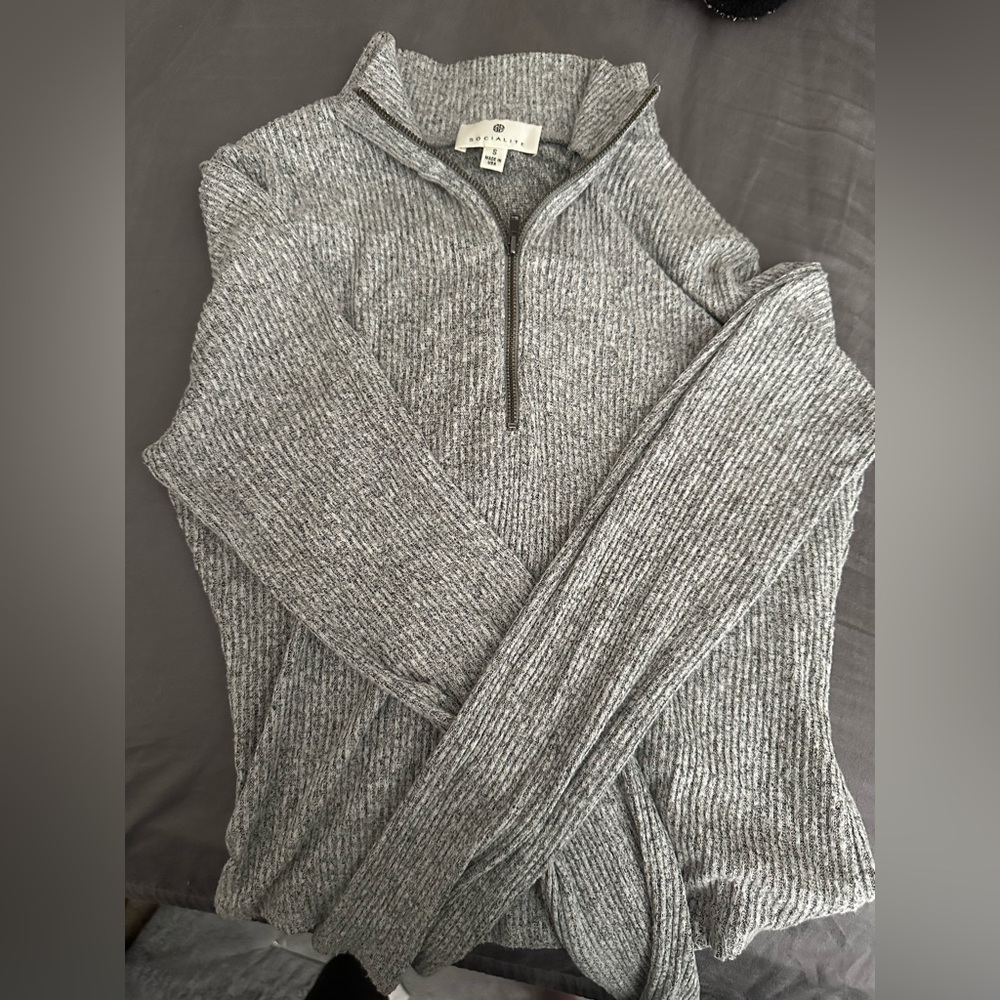 Socialite Heather Gray Ribbed top